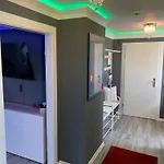Best-preis Mit Netflix, Self-check-in, Ebike Ladestation Im Fahrradraum, Wlan - Direkt Am Elberadweg Im Herzen Von *