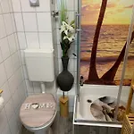 Best-preis Mit Netflix, Self-check-in, Ebike Ladestation Im Fahrradraum, Wlan - Direkt Am Elberadweg Im Herzen Von Wittenberge