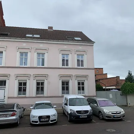 Apartment Best-preis Mit Netflix, Self-check-in, Ebike Ladestation Im Fahrradraum, Wlan - Direkt Am Elberadweg Im Herzen Von Wittenberge