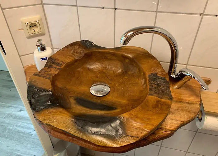 Best-preis Mit Netflix, Self-check-in, Ebike Ladestation Im Fahrradraum, Wlan - Direkt Am Elberadweg Im Herzen Von * Wittenberge